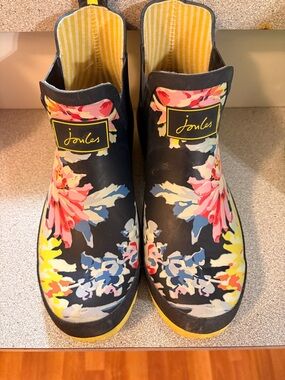 Joules black floral waterproof ankle rain boots for women